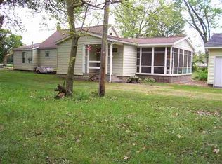 6909 S State Road 10, Knox, IN 46534