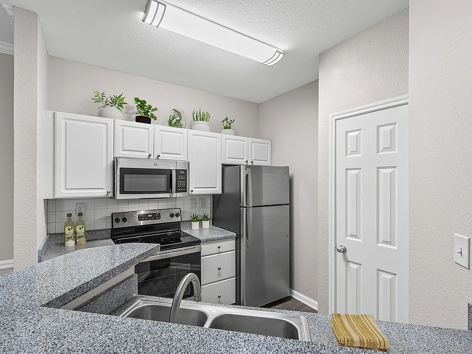 Benton Pointe apartments community photo