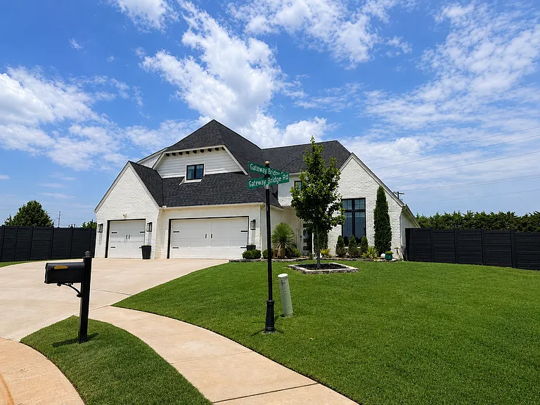 801 Gateway Bridge Rd — Photo 1