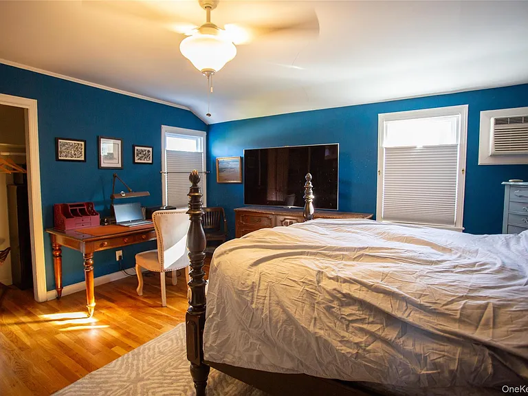 274 W Walnut St — Photo 12