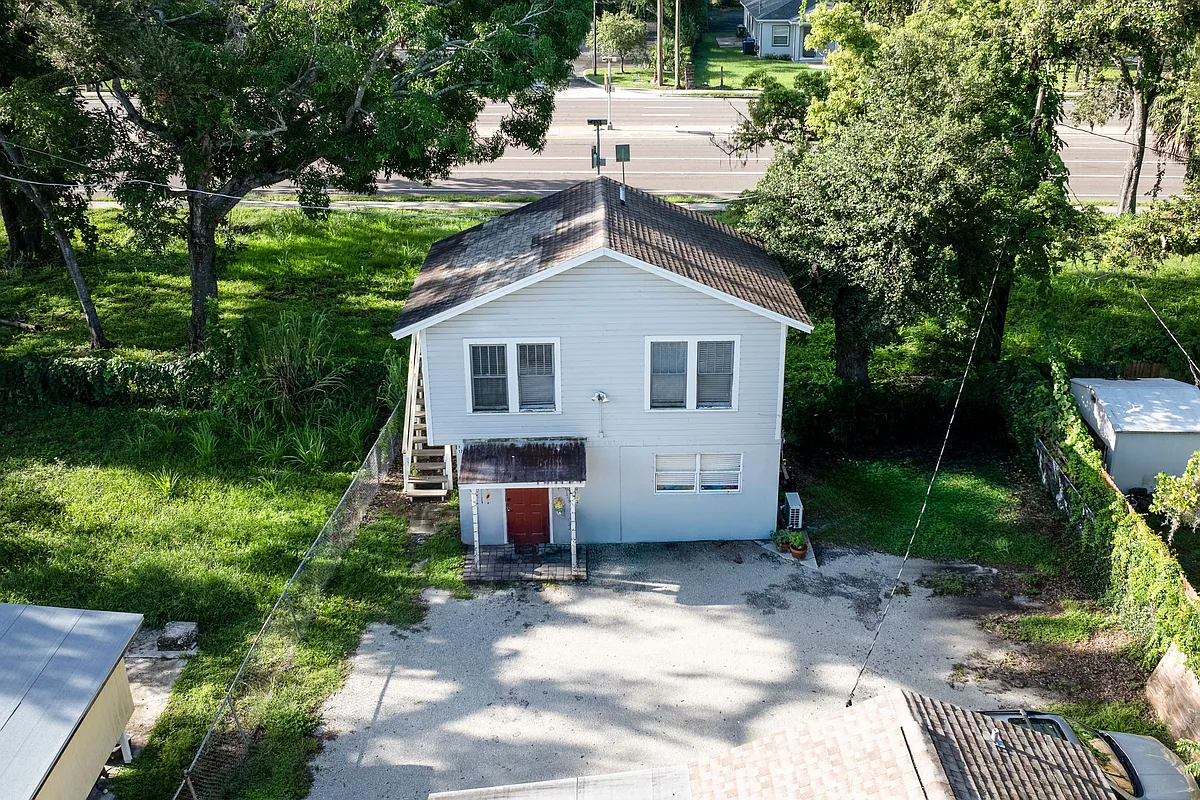 Building Photo - 1720 4th Ave E
