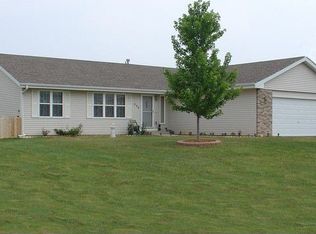 625 Angelica Ln, Roscoe, IL 61073