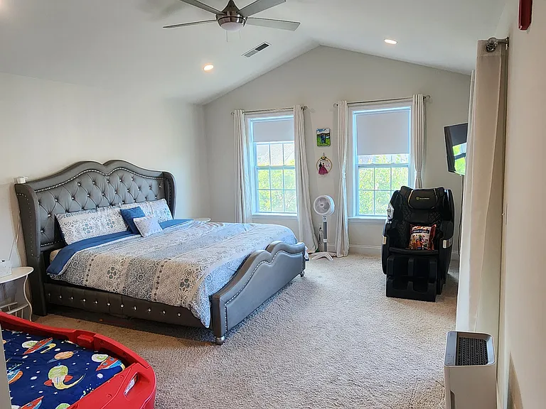 67 Townsend Blvd — Photo 14