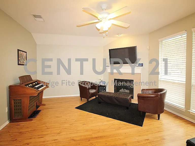 4228 Boulder Park Dr — Photo 4