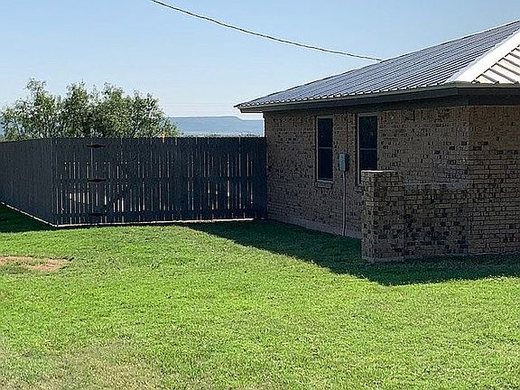 3rd image of 109 Meadow Ln