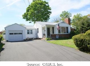 22 Raymond Pl, Cromwell, CT 06416