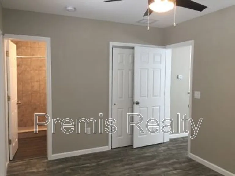 1186 Grove St — Photo 6