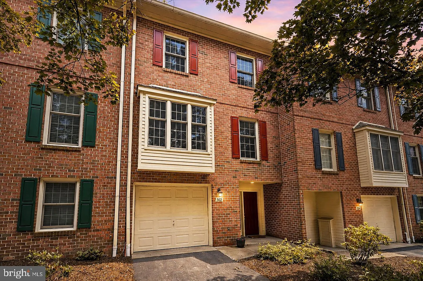 3 bed, 2.5 bath, 2078 sqft, $3,400 — Photo 1
