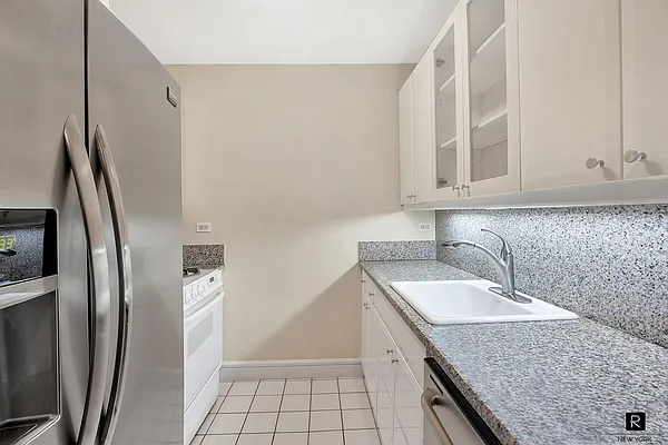 Rented by R New York | media 13