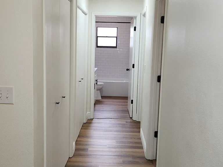 205 14th St W — Photo 13