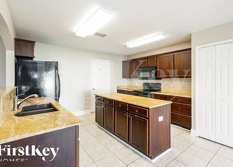 10714 Opus Dr — Photo 6