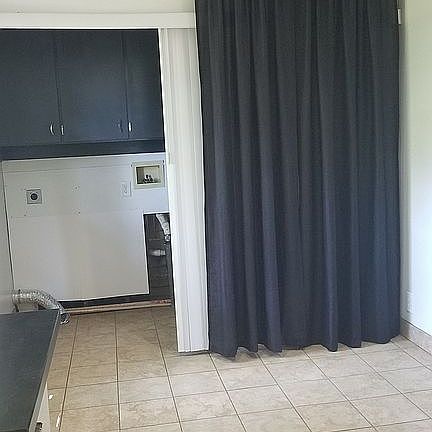 Eat in kitchen w/W-D hookups