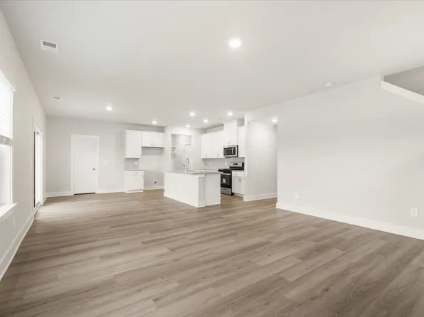 Brentwood Plan, Creek Ridge - Signature Collection