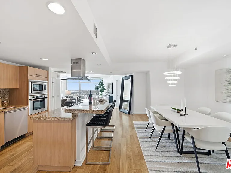 13650 Marina Pointe Dr #1603 — Photo 10