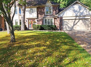 651 Timberline Dr, Rochester Hills, MI 48309