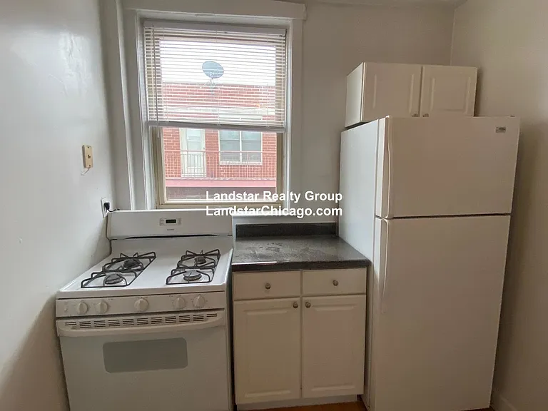 1963 W Foster Ave #3 — Photo 6