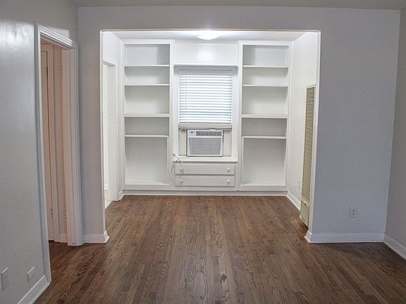 4th image of 2827 W Woodlawn Ave