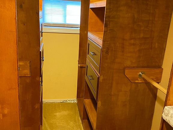 5th image of 16803 110th Ave #Basement
