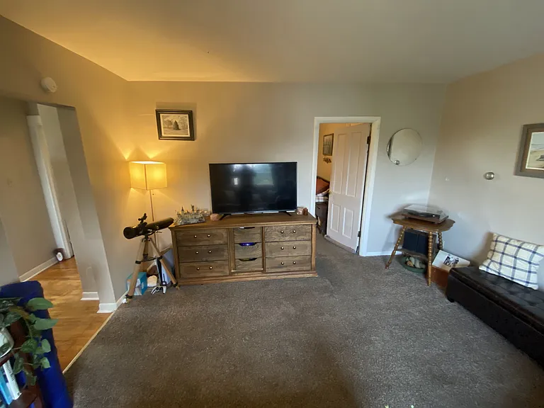 235 W Crescent St — Photo 3