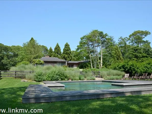 3 Pepperbush Ln, Chilmark, MA 02535