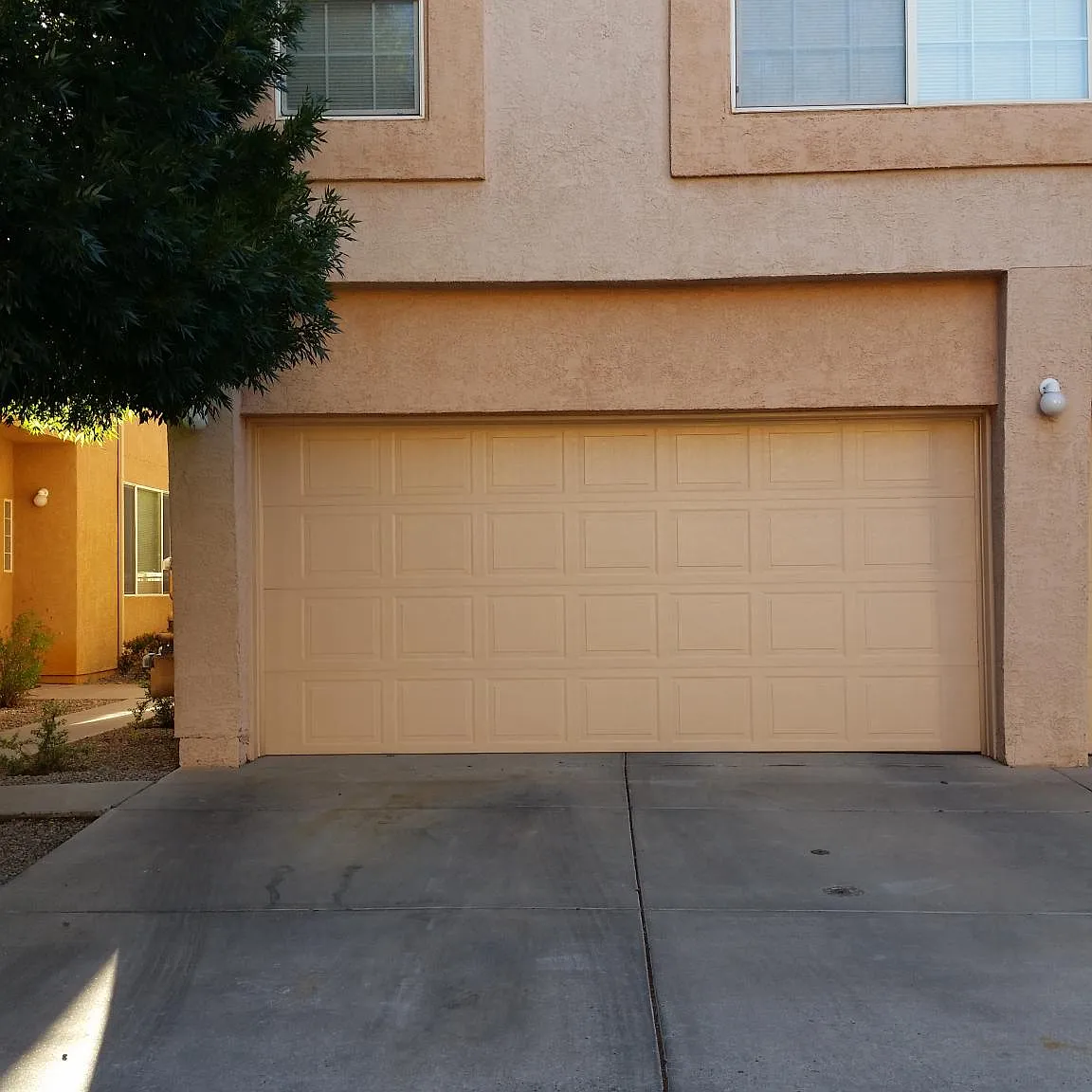2 bed, 2.5 bath, 1350 sqft, $1,900 — Photo 3
