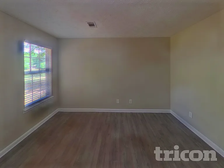 760 Country Lake Ct — Photo 17