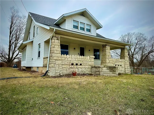 815 Taywood Rd, Englewood, OH 45322