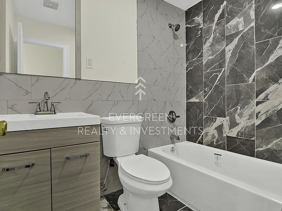 5th image of 317 Chauncey St APT 3R