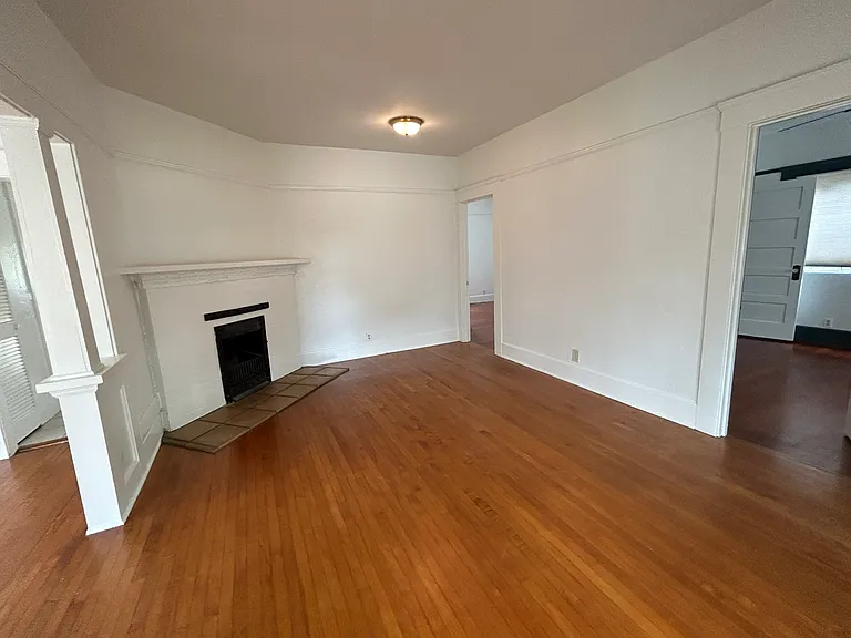 2220 Rosecrans St — Photo 9