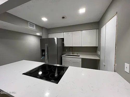 1211 Stephen Dr Photo 1