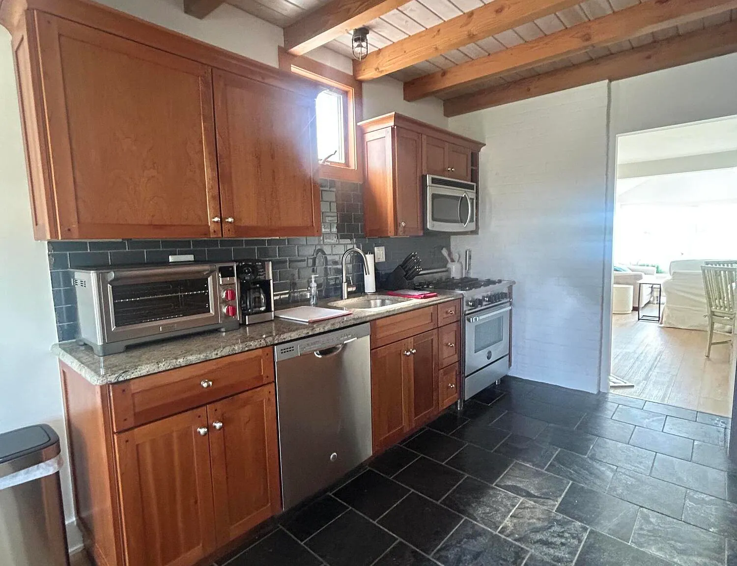 2 bed, 1128 sqft, $4,500 — Photo 3