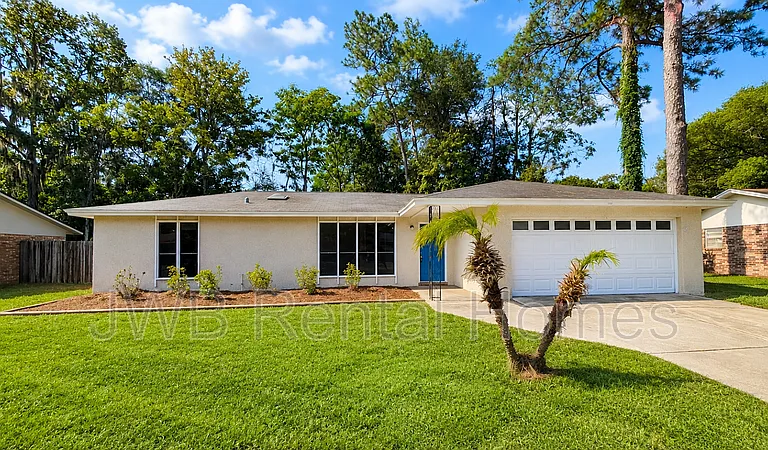 5556 Lofty Pines Cir S — Photo 1