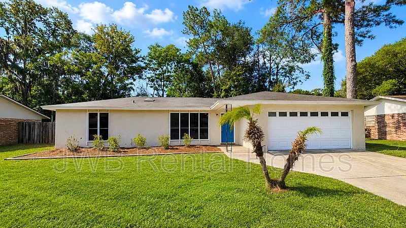 5556 Lofty Pines Cir S