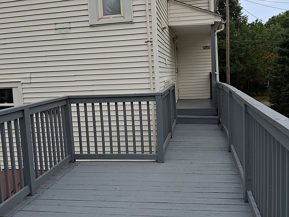 5th image of 200 Lake St #B