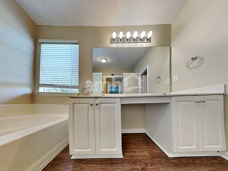 100 Summerchase Dr — Photo 13