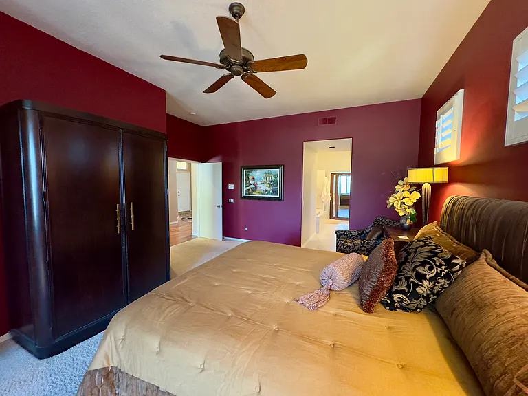 128 E Kavenish Dr — Photo 13