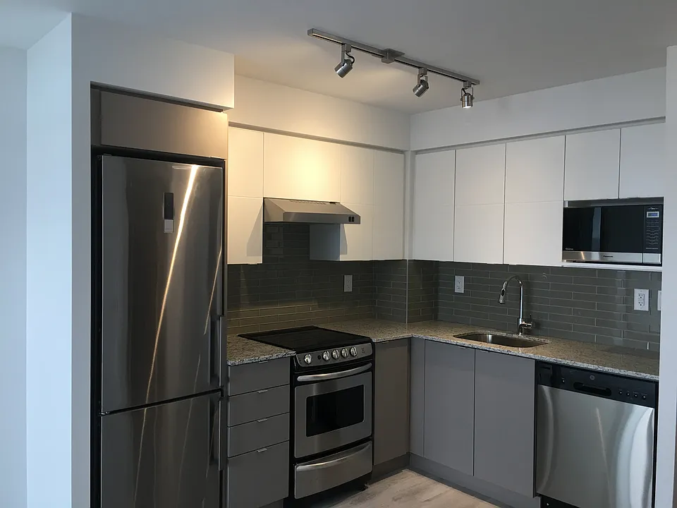 160 Flemington Rd #9