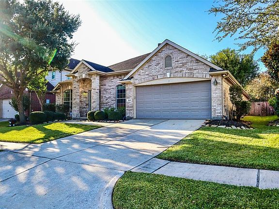 3rd image of 2618 Midnight Star Cir