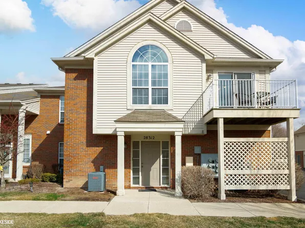 28312 Adler Park Dr S, Chesterfield, MI 48051