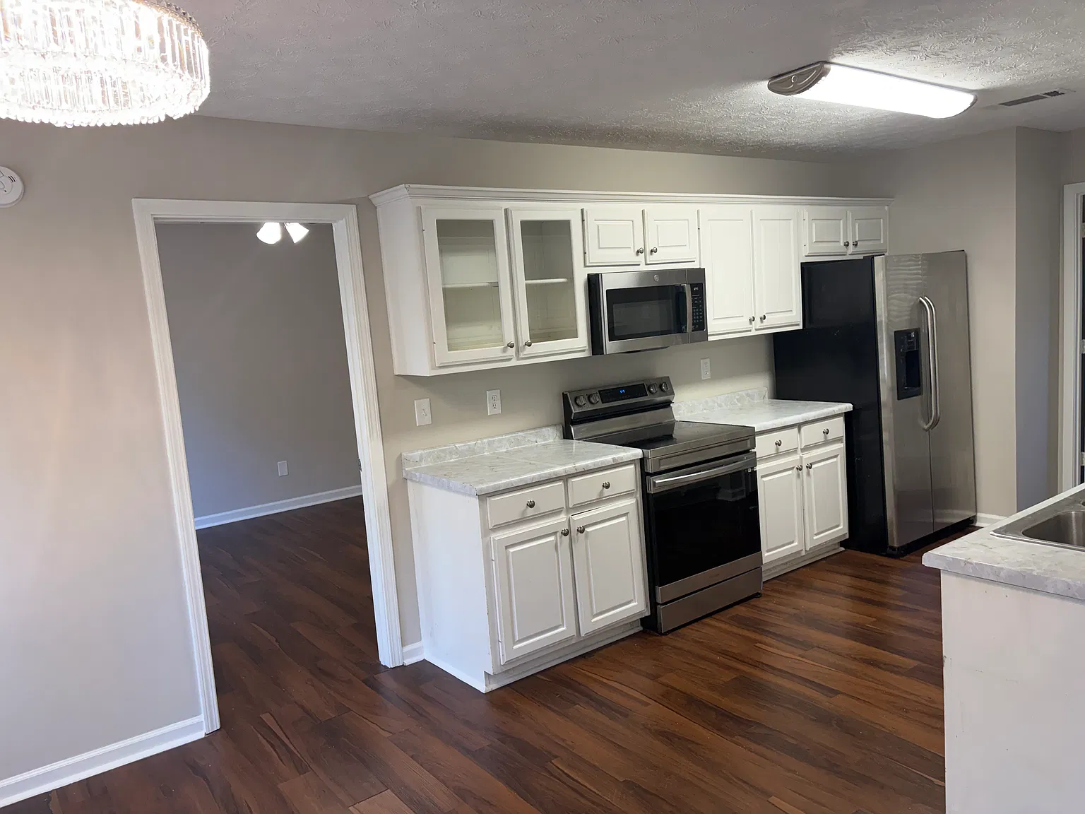 4 bed, 2.5 bath, 2108 sqft, $2,350 — Photo 3