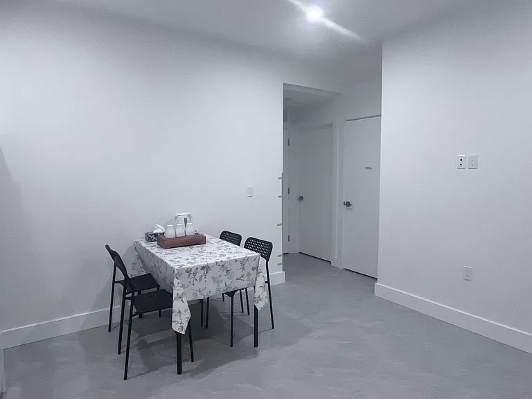 1538 E 61st Ave #1 — Photo 3