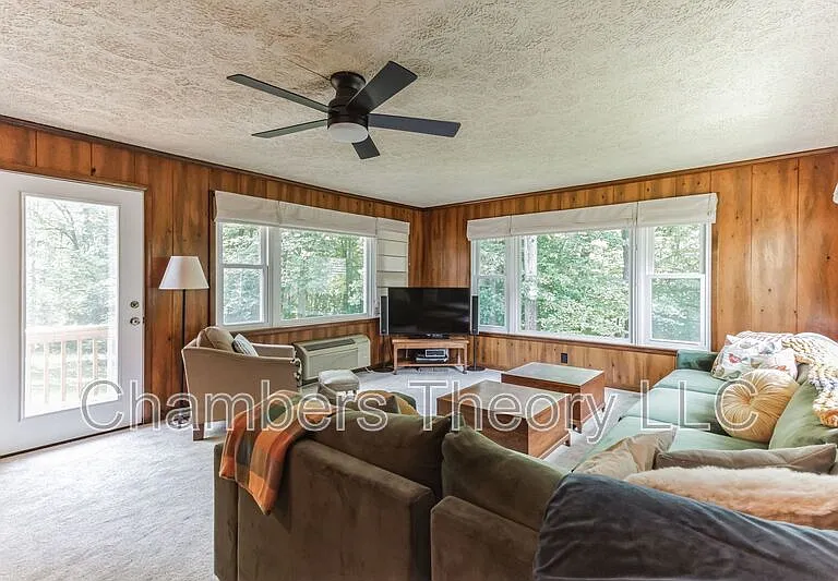 10211 Fox Ln — Photo 19