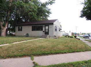 1309 W Thompson Dr, Sioux Falls, SD 57105