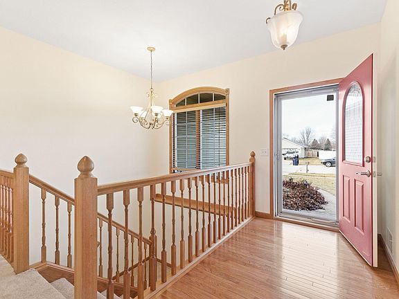3rd image of 2816 N Wuthering Hills Dr