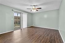 4th image of 5601 W 58th St #17315213