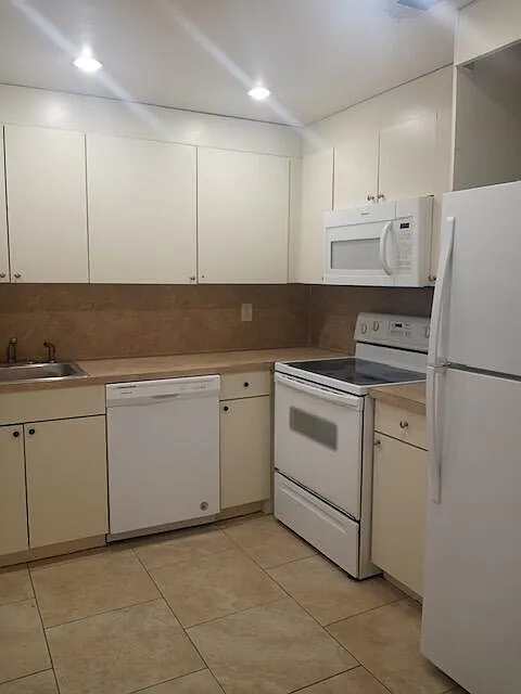 3 bed, 1286 sqft, $2,900 — Photo 3