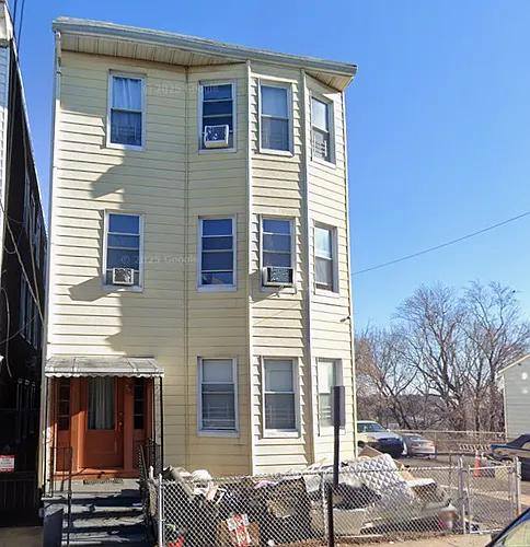 152 Ridge Ave Photo 1