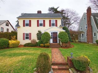 155 Wellington Rd, Garden City, NY 11530