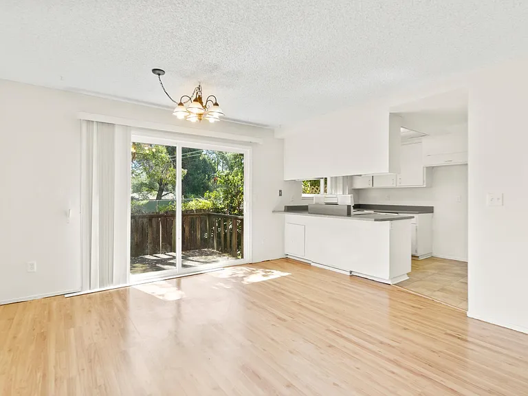 103 Nelson Way — Photo 3