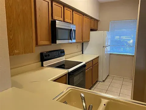 7709 Cambridge St #7709 — Photo 6